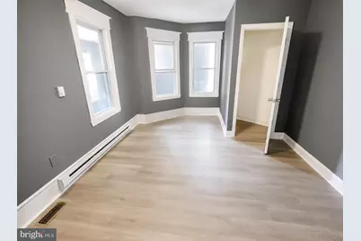 437 W Broad Street, Paulsboro, NJ 08066 - Photo 12