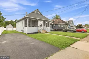 46 W Broad St, Greenwich Township, NJ 08027 - Photo 2