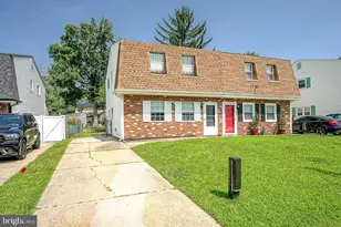 15 Fomalhaut Ct, Blackwood, NJ 08012 - Photo 2