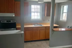 15 Railroad Ave, Paulsboro, NJ 08066 - Photo 2