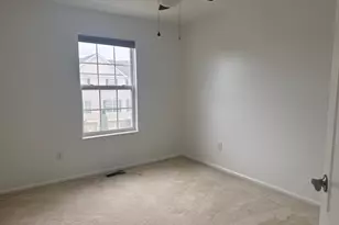 121 Acorn Dr, East Greenwich Township, NJ 08061 - Photo 2