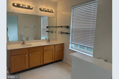 121 Acorn Drive, East Greenwich Township, NJ 08061 - Photo 4