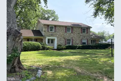 8 Colonial Drive, East Greenwich Township, NJ 08020 - Photo 2