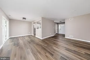 111 Burgundy Ct, Wenonah, NJ 08090 - Photo 2