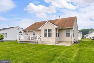 320 Chickory Trail, Harrison Township, NJ 08062 - Photo 2