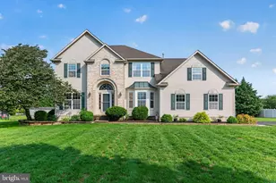 705 Elaine Dr, East Greenwich Township, NJ 08056 - Photo 2