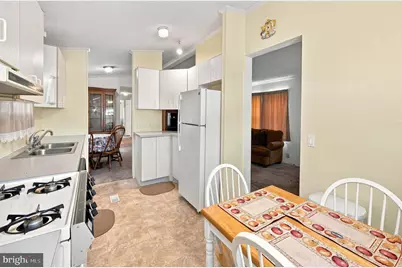 209 Sunnyside Ln, Monroe Township, NJ 08094 - Photo 4