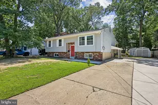 148 Holly Pkwy, Monroe Township, NJ 08094 - Photo 2