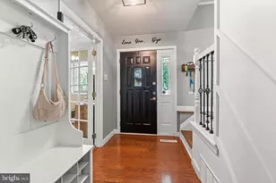521 Revere Dr, Blackwood, NJ 08012 - Photo 2