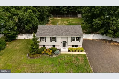 731 Pennsylvania Avenue, Franklin Township, NJ 08322 - Photo 2