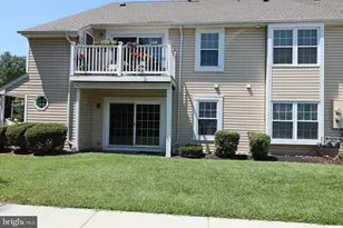 105 Devonshire Ct, Sewell, NJ 08080 - Photo 2