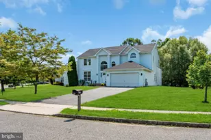 1055 Huntingdon Dr, Monroe Township, NJ 08094 - Photo 2