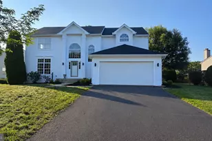 1055 Huntingdon Dr, Monroe Township, NJ 08094 - Photo 1
