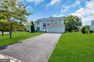 1055 Huntingdon Dr, Monroe Township, NJ 08094 - Photo 4
