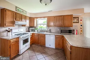 35 Williamsburg Ct, Glassboro, NJ 08028 - Photo 8