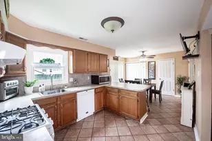 35 Williamsburg Ct, Glassboro, NJ 08028 - Photo 6