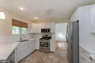 21 Sunset Rd, Blackwood, NJ 08012 - Photo 6