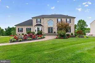 712 Rachael Dr, East Greenwich Township, NJ 08056 - Photo 2