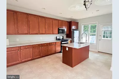8 Mechanic Street, Swedesboro, NJ 08085 - Photo 2