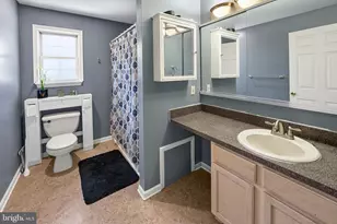 33 Salisbury Way, Logan Township, NJ 08085 - Photo 16