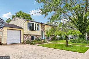 19 Gilbert Ct, Monroe Township, NJ 08094 - Photo 2