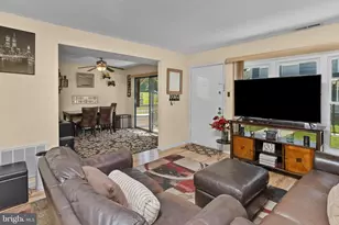 20 Maplewood, West Deptford, NJ 08066 - Photo 4