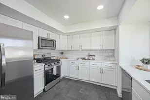 411 Greenview Rd, Blackwood, NJ 08012 - Photo 16