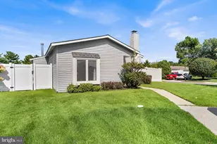 11 Willow Pl, Logan Township, NJ 08085 - Photo 2