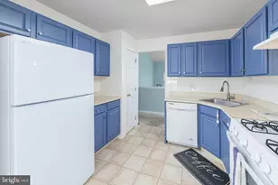 147 Tradewinds Dr, East Greenwich Township, NJ 08061 - Photo 6