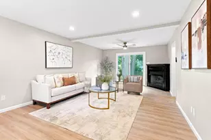 106 Lakeside Dr, Glassboro, NJ 08028 - Photo 2