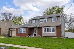 82 Bells Lake Dr, Washington Township, NJ 08012 - Photo 2
