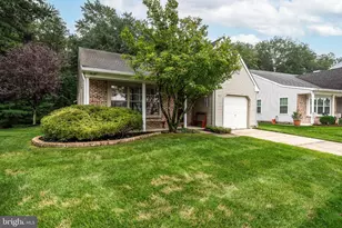 722 Bordeaux Ct, Monroe Township, NJ 08094 - Photo 2