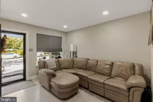 10 Arbour Ln, Sewell, NJ 08080 - Photo 2