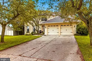 2 Trafalger Ct, Sewell, NJ 08080 - Photo 2