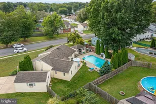514 Buckingham Dr, Sewell, NJ 08080 - Photo 2