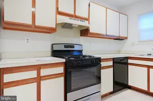 313 Martinique Dr, Monroe Township, NJ 08094 - Photo 10