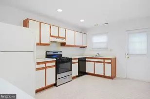 313 Martinique Dr, Monroe Township, NJ 08094 - Photo 8