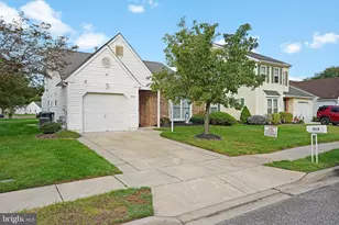313 Martinique Dr, Monroe Township, NJ 08094 - Photo 2