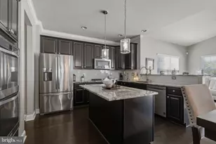 490 DeFrancesco Cir, Glassboro, NJ 08028 - Photo 4