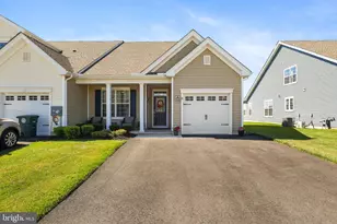 18 Prestwick Ln, Monroe Township, NJ 08094 - Photo 1