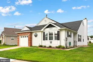 567 Riviera Dr, Monroe Township, NJ 08094 - Photo 2