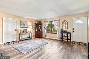 5 Uranus Rd, Sewell, NJ 08080 - Photo 6