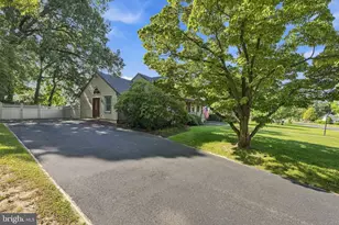 131 Morris Ave E, Sewell, NJ 08080 - Photo 2
