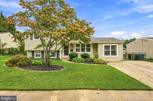 948 Lois Dr, Monroe Township, NJ 08094 - Photo 1