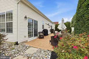 904 Sweet Briar Cir, Woodbury, NJ 08096 - Photo 4