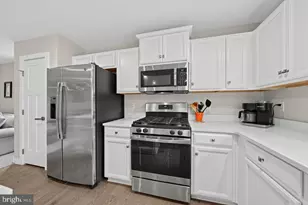 313 Charles Corliss Blvd, East Greenwich Township, NJ 08020 - Photo 2