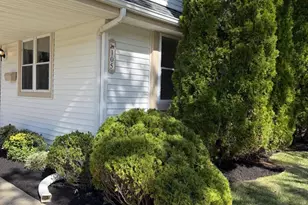 105 Holly Dr, West Deptford, NJ 08096 - Photo 2