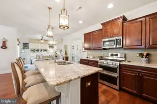 372 Berrhill Dr, Monroe Township, NJ 08094 - Photo 10
