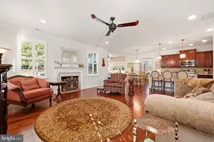 372 Berrhill Dr, Monroe Township, NJ 08094 - Photo 8