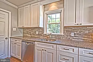 308 Florence Blvd, Monroe Township, NJ 08094 - Photo 10